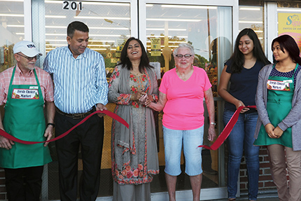 Fresh Choice ribboncut